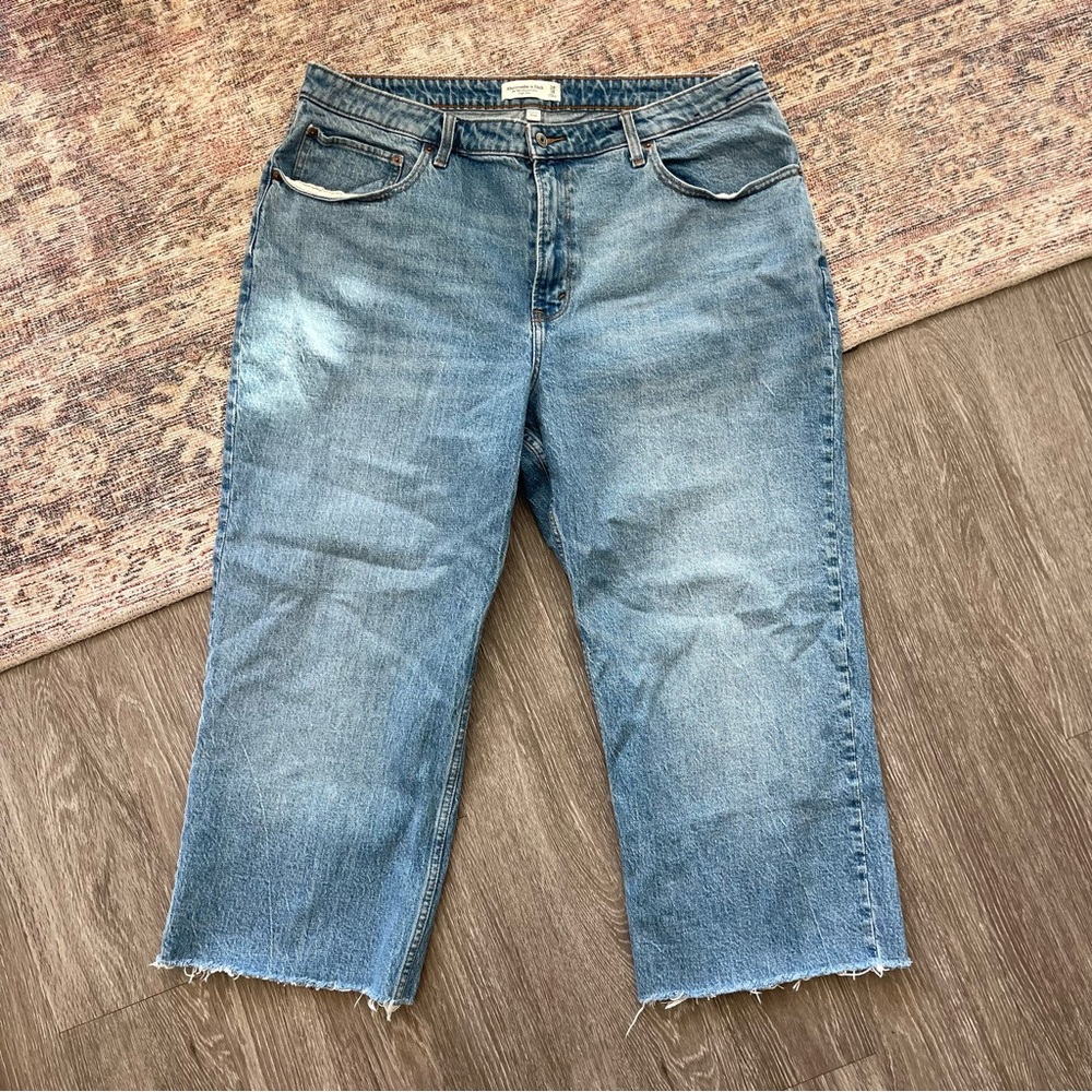 Abercrombie & Fitch - 90’s Relaxed Jean High Rise, Curve Love